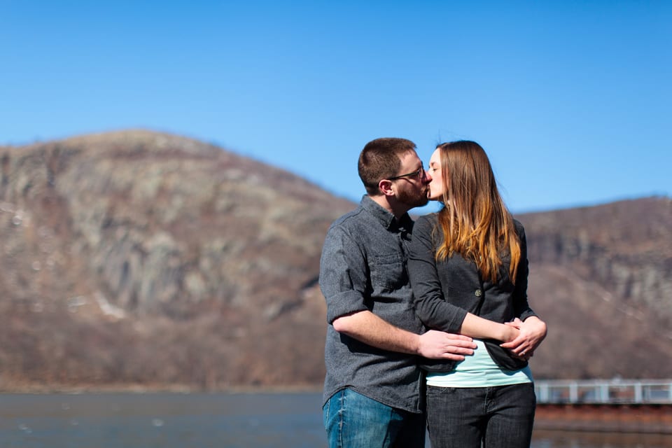 cold-spring-ny-engagement-photos_001