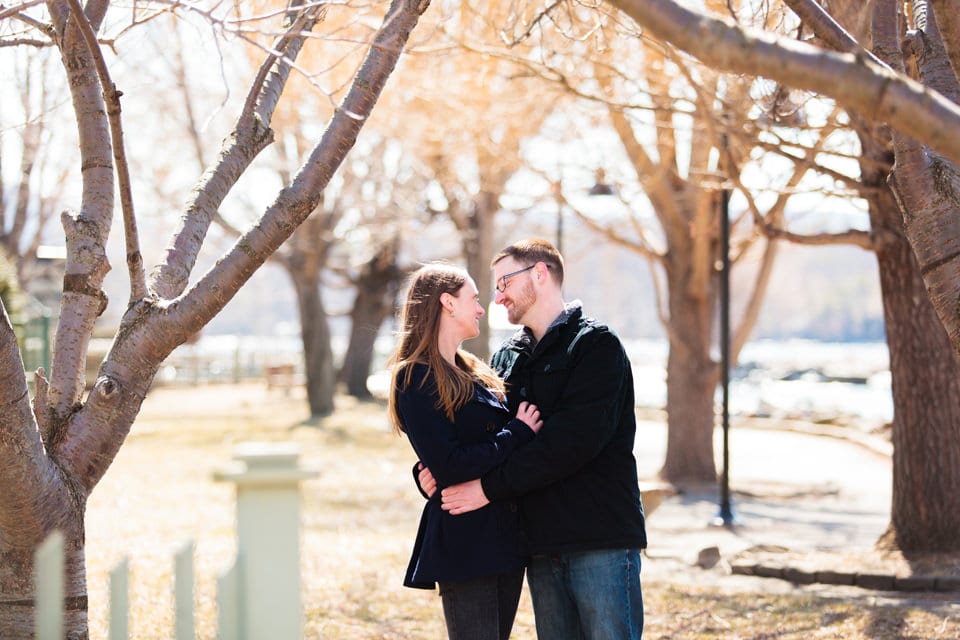 cold-spring-ny-engagement-photos_020